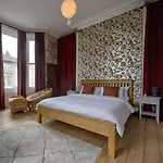 Spacious 6br For Groups Near Station Lejlighed Scarborough
