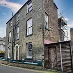 Spacious 6br For Groups Near Station Lejlighed Scarborough