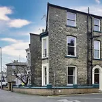 Spacious 6br For Groups Near Station