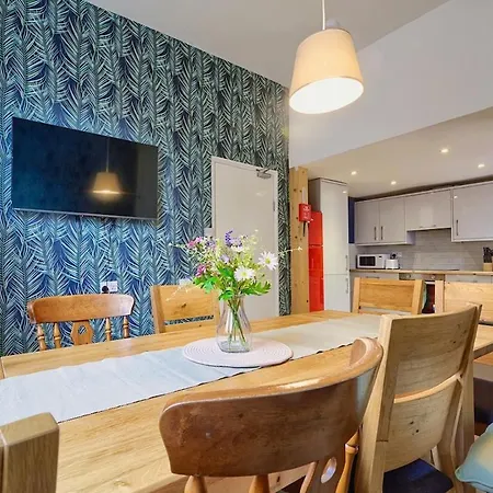 Appartamento Spacious 6br For Groups Near Station Scarborough