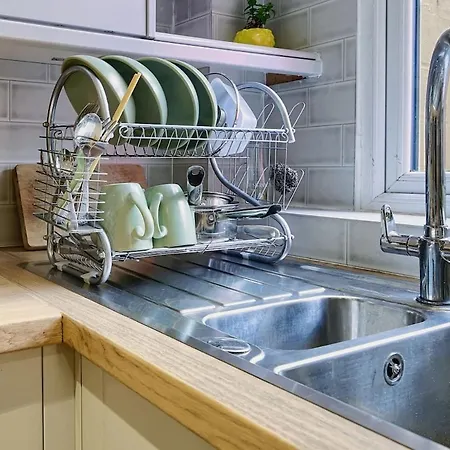Spacious 6br For Groups Near Station * Scarborough