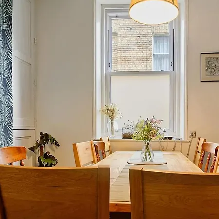 Apartmán Spacious 6br For Groups Near Station