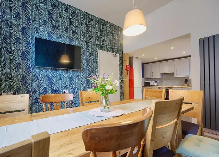 Apartment Spacious 6br For Groups Near Station Scarborough