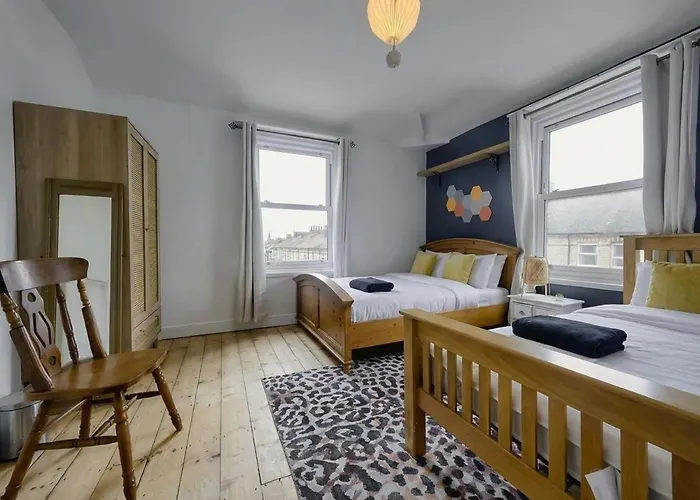 Spacious 6br For Groups Near Station