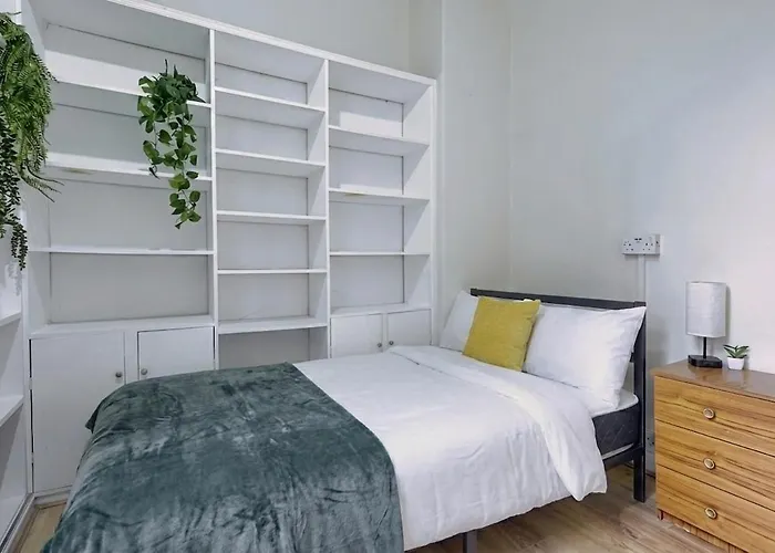 Apartment Spacious 6br For Groups Near Station