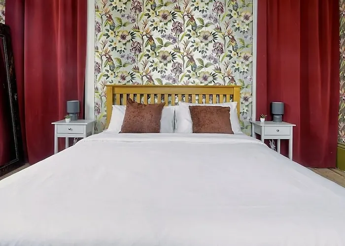 Apartment Spacious 6br For Groups Near Station