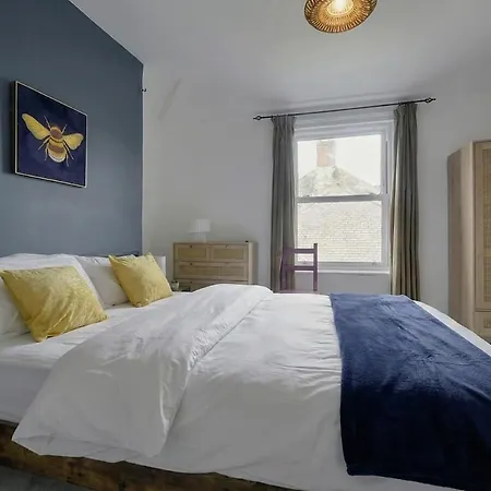 Spacious 6br For Groups Near Station Apartamento Scarborough